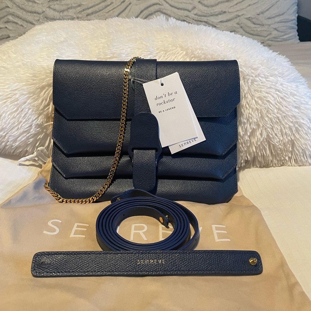 NEW with Tags Senreve crossbody bag in the color Marine (dark blue).